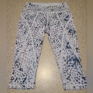 Womens lululemon crop legging size 8